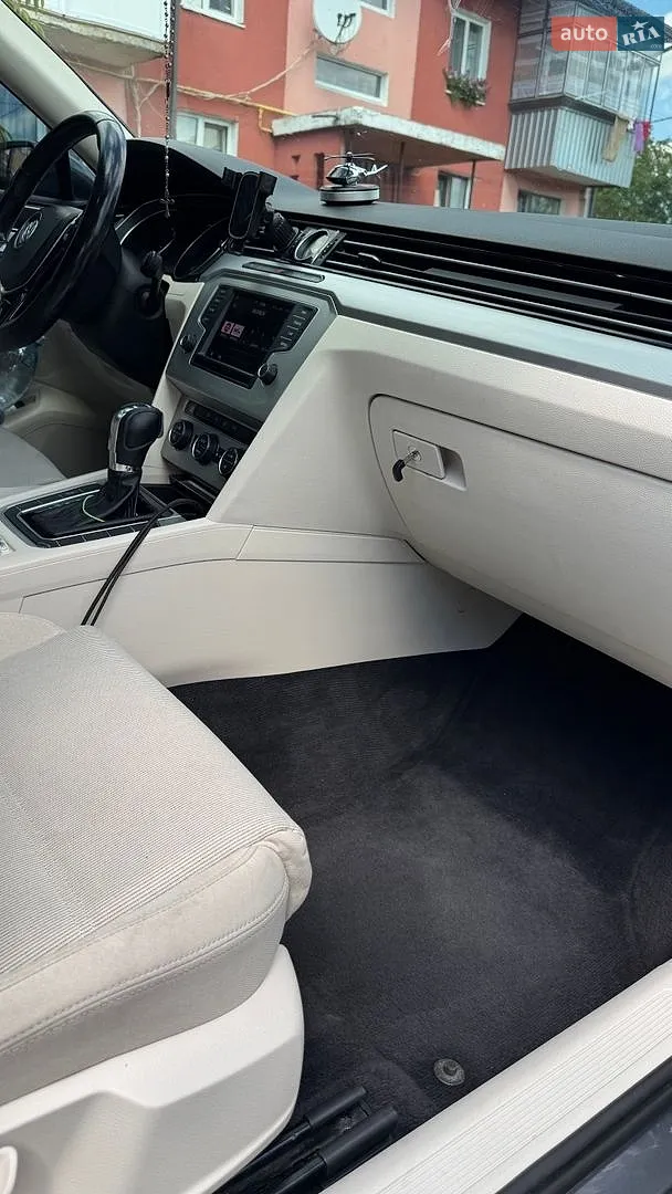 2017 Volkswagen Passat - мініатюра 13