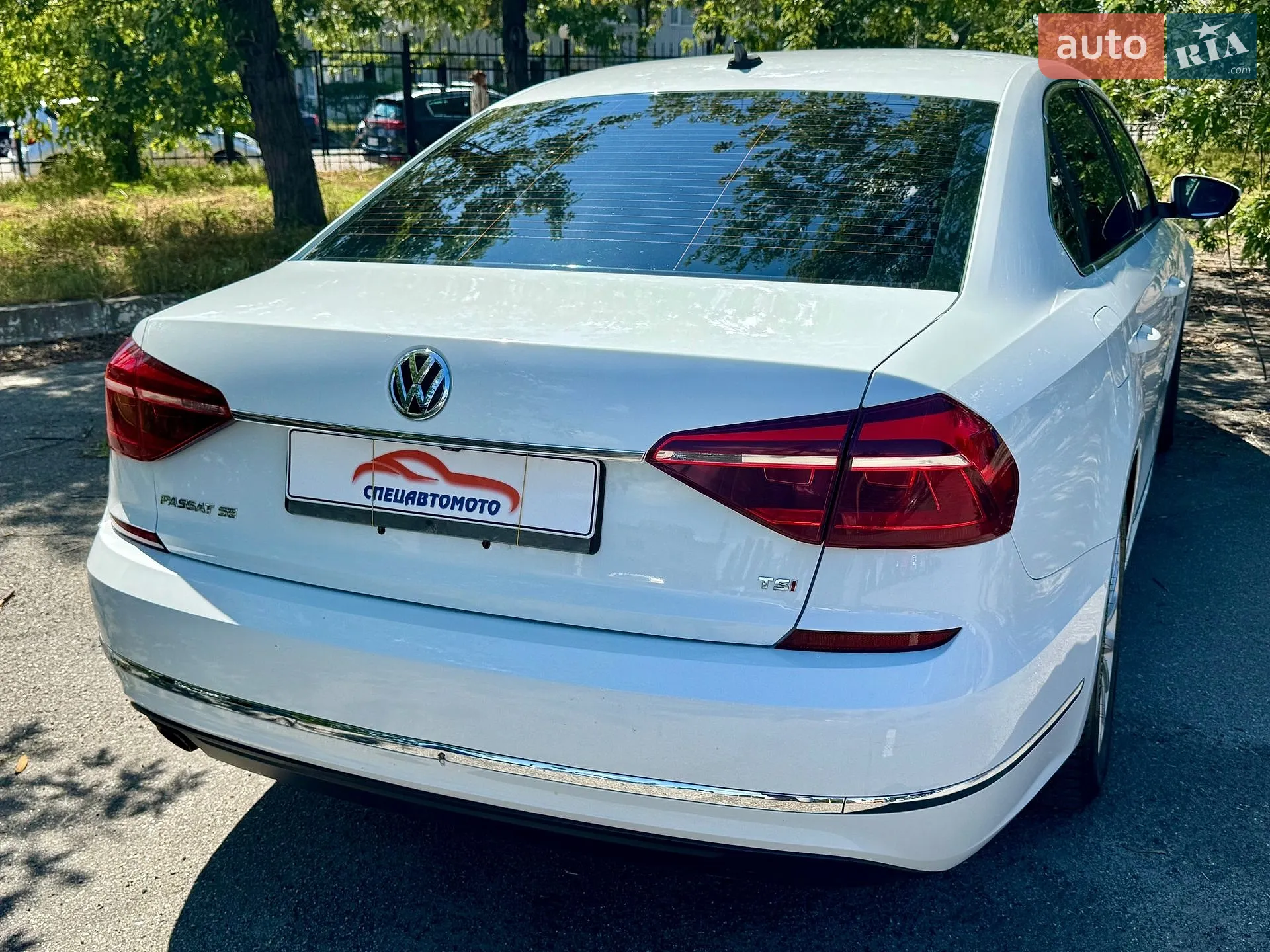 2016 Volkswagen Passat - мініатюра 14