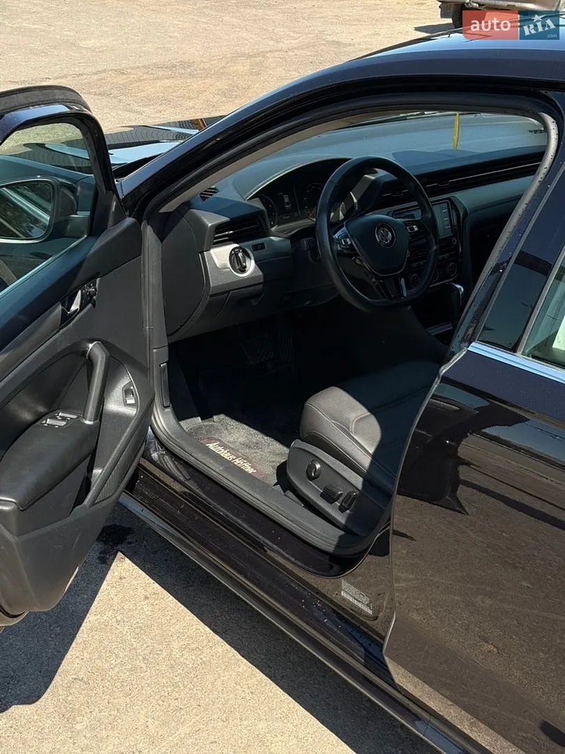 2021 Volkswagen Passat - мініатюра 9