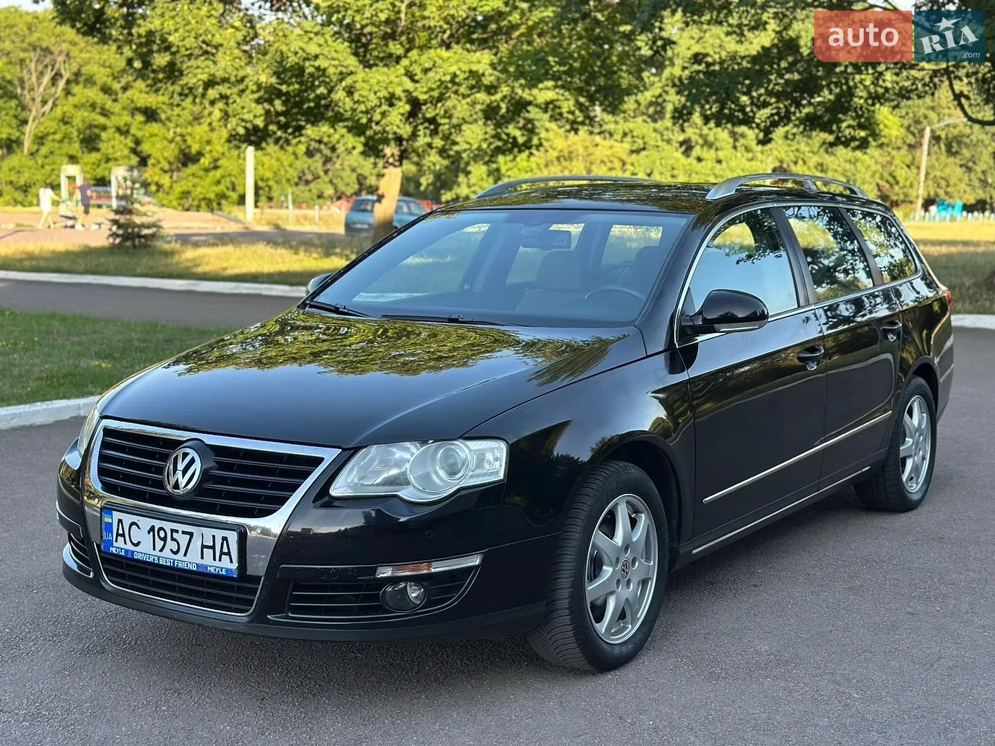 2010 Volkswagen Passat - мініатюра 2