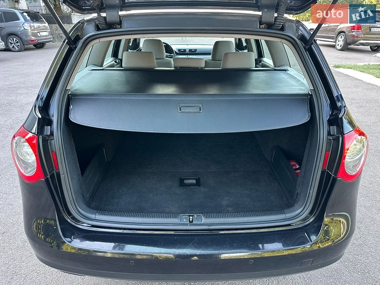 2010 Volkswagen Passat - мініатюра 31