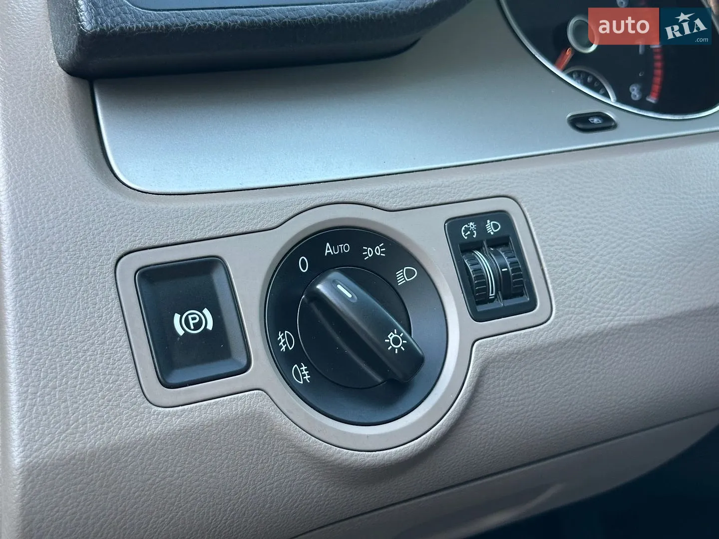 2010 Volkswagen Passat - мініатюра 47
