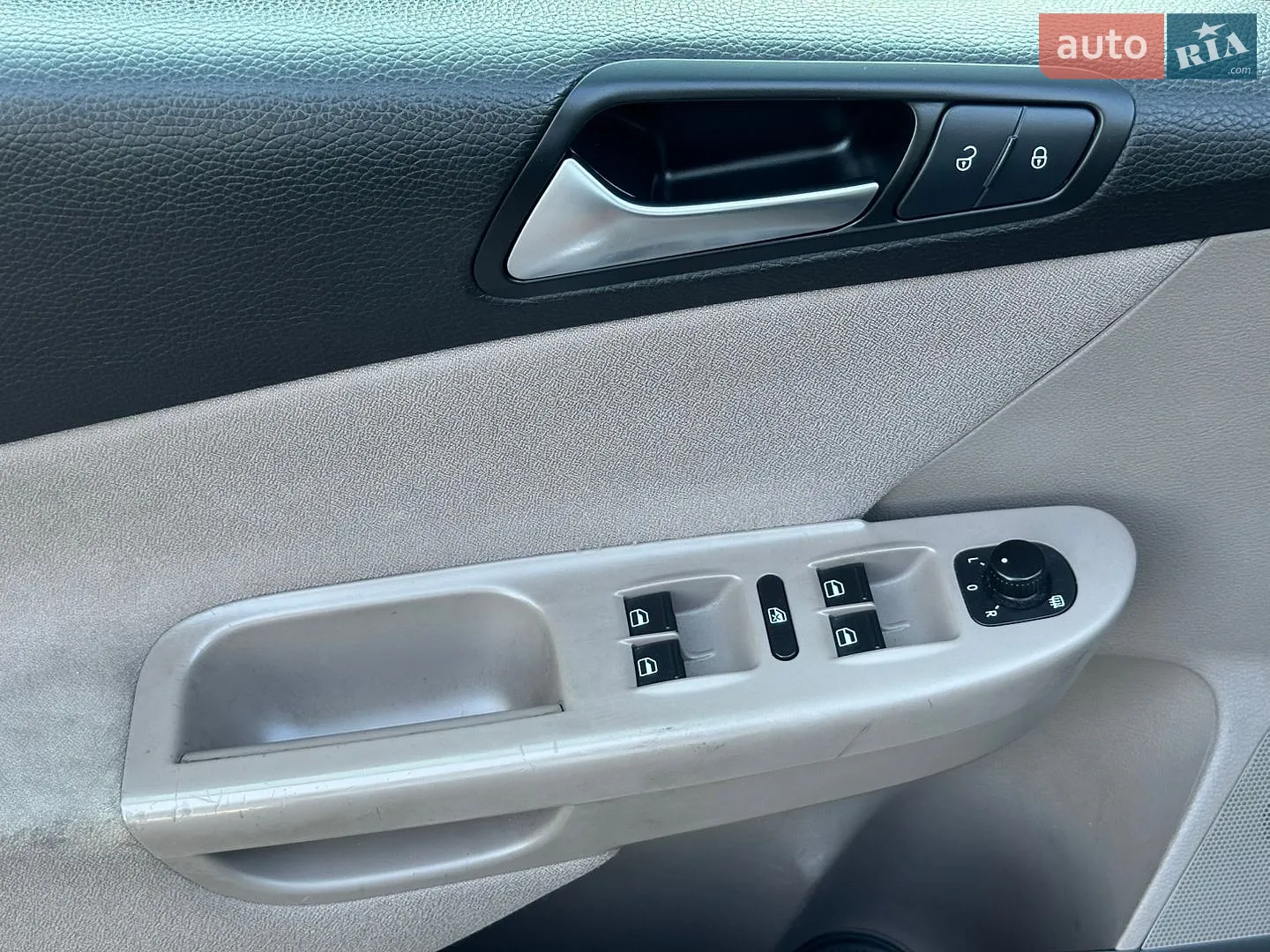 2010 Volkswagen Passat - мініатюра 48