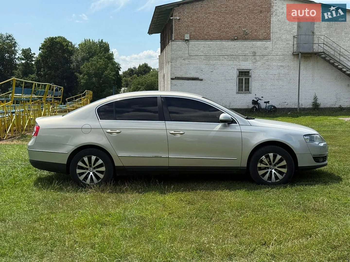 2010 Volkswagen Passat - мініатюра 4