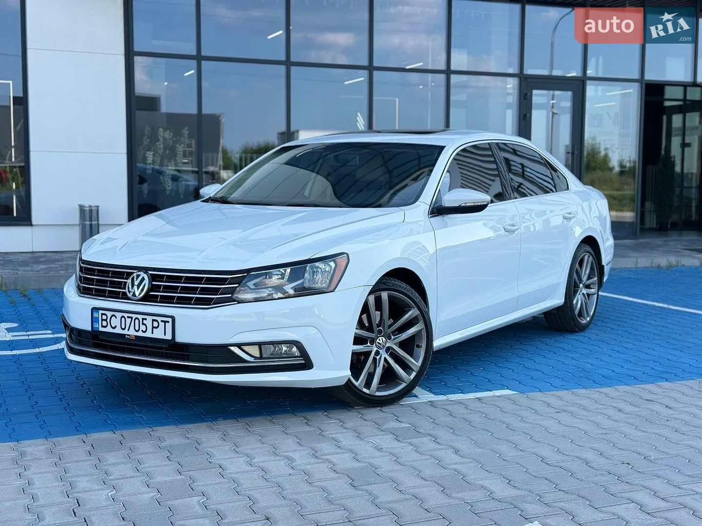 2017 Volkswagen Passat - фото 1
