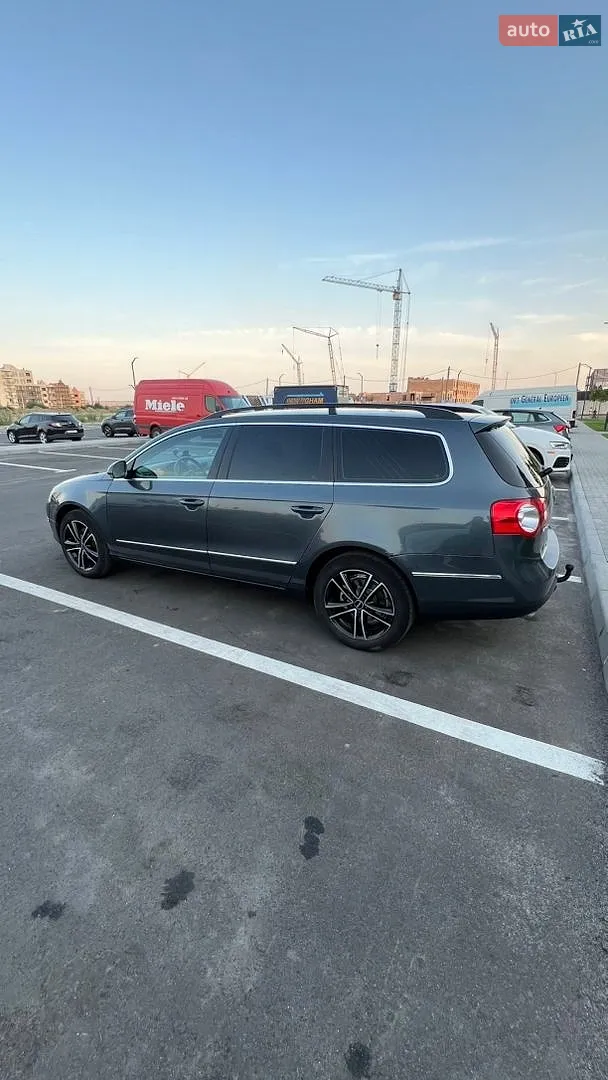 2010 Volkswagen Passat - мініатюра 5