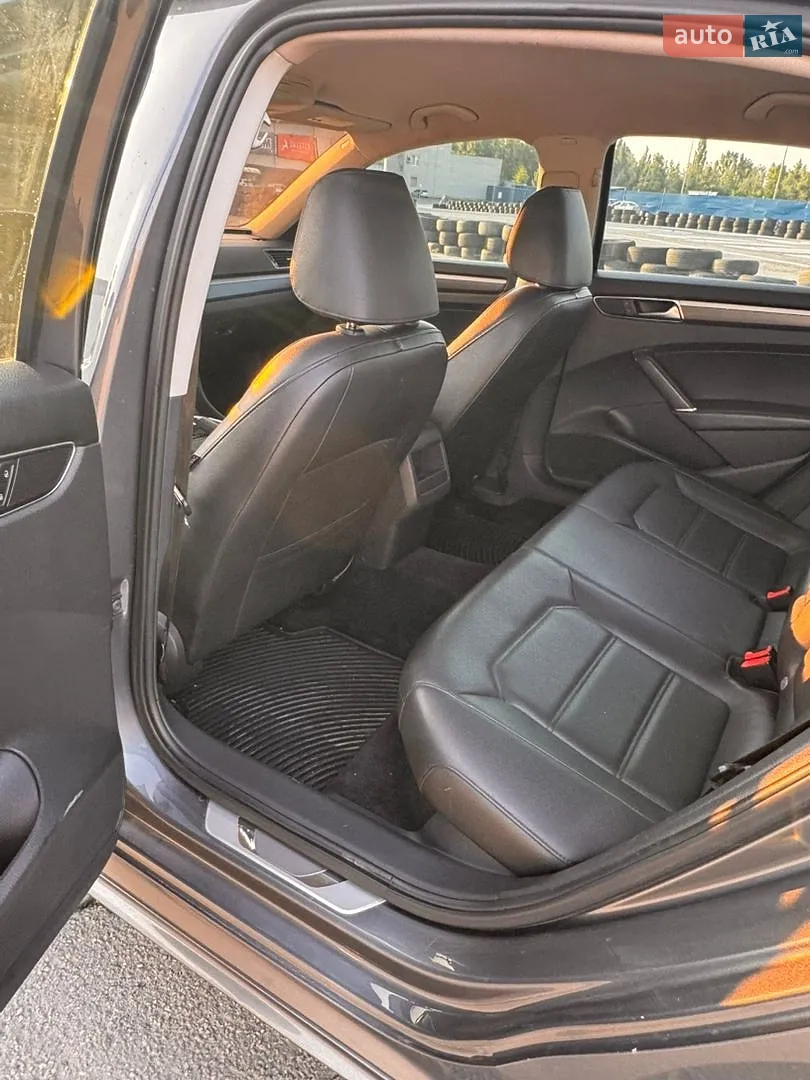 2016 Volkswagen Passat - мініатюра 8