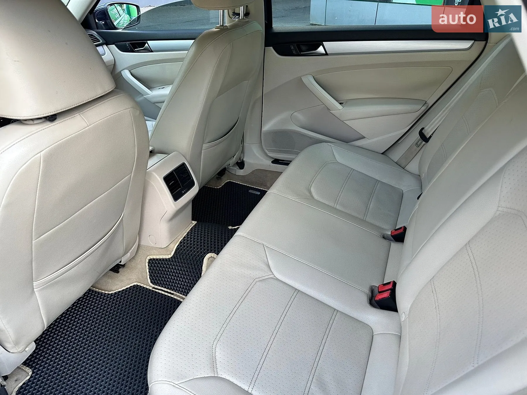 2013 Volkswagen Passat - мініатюра 24