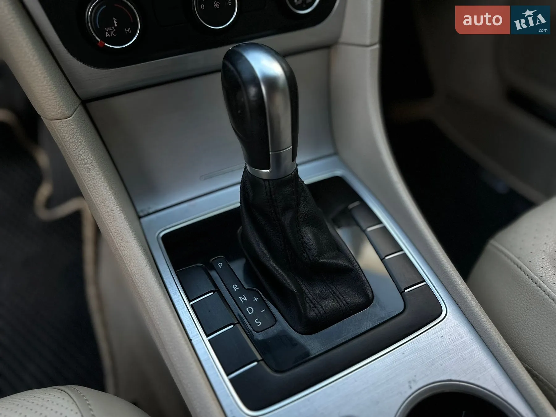 2013 Volkswagen Passat - мініатюра 32