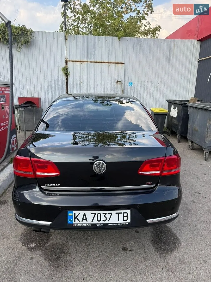 2011 Volkswagen Passat - фото 1