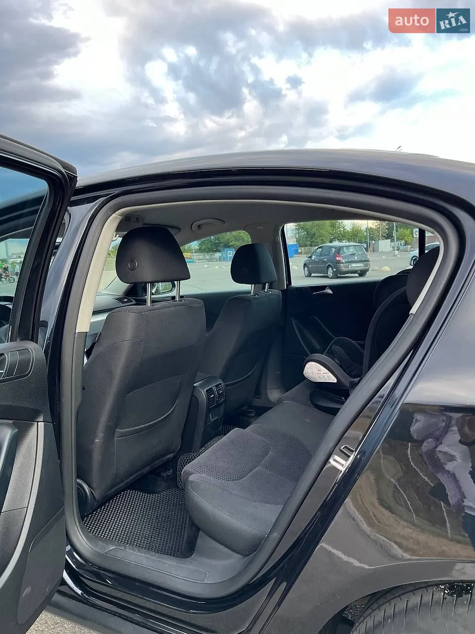 2010 Volkswagen Passat - мініатюра 8
