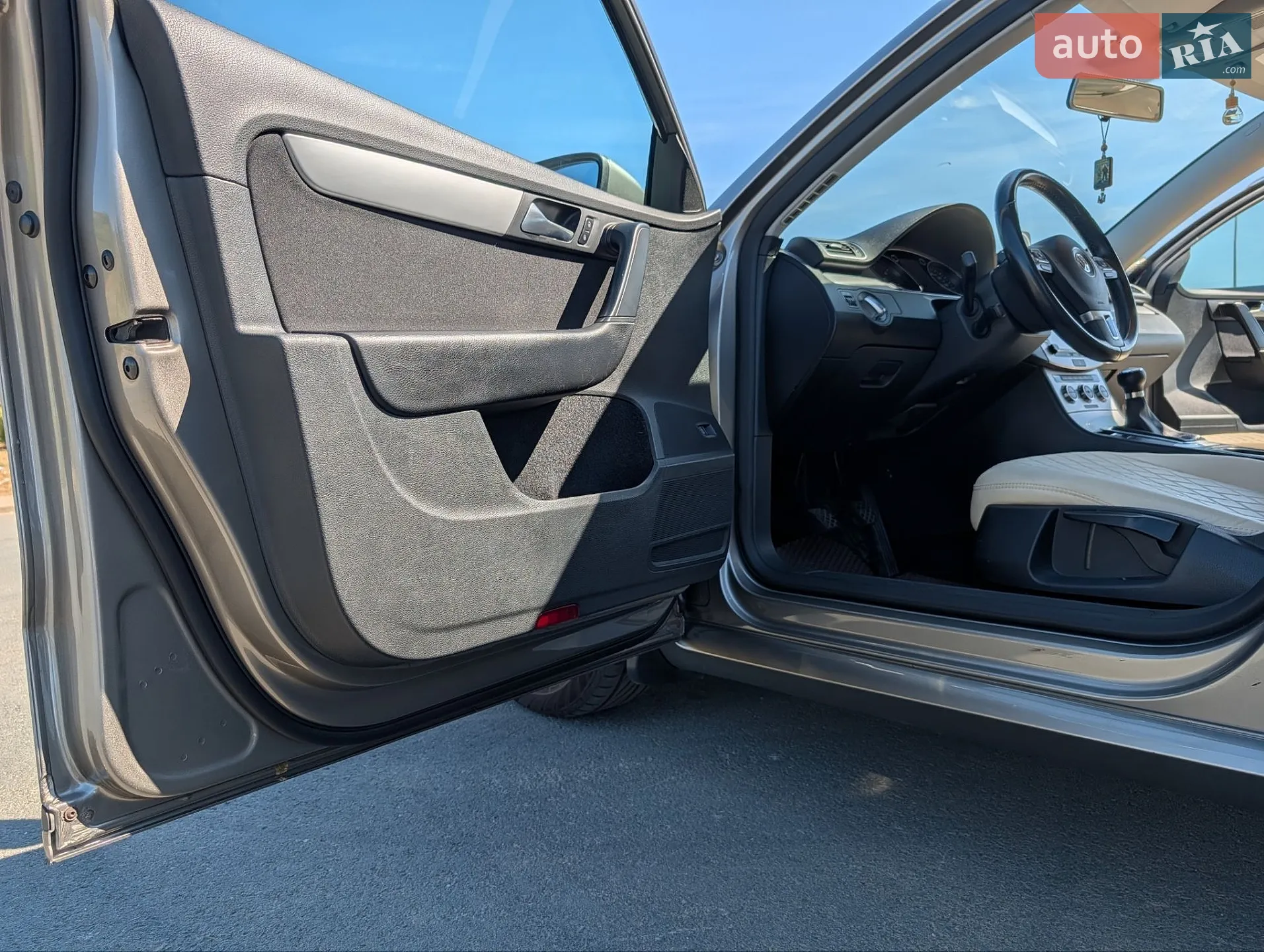 2011 Volkswagen Passat - мініатюра 8