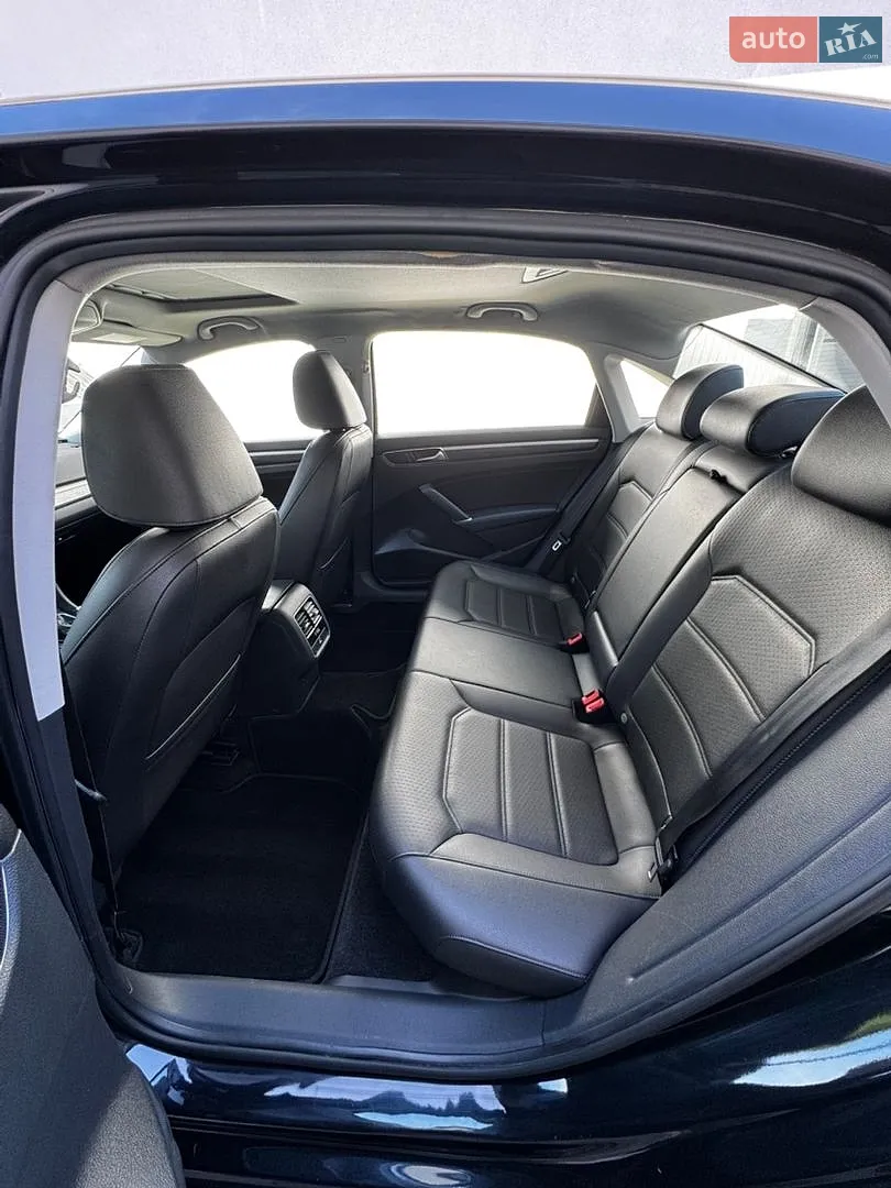 2016 Volkswagen Passat - мініатюра 18