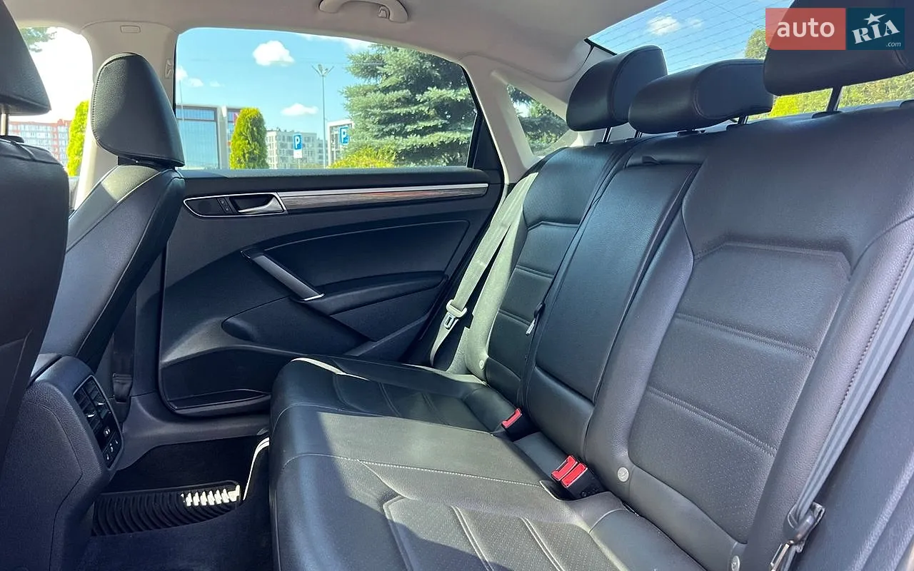 2017 Volkswagen Passat - мініатюра 24