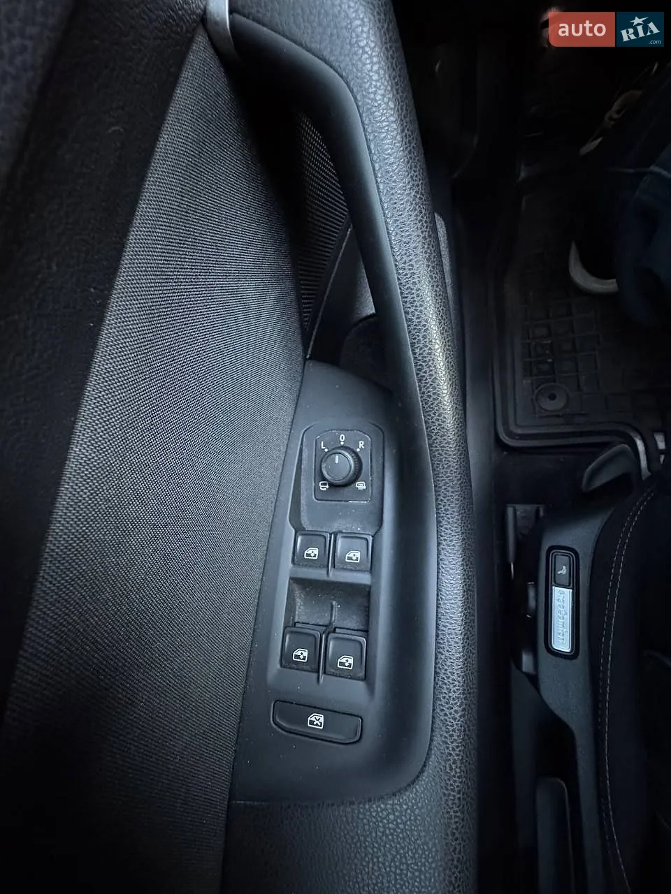 2016 Volkswagen Passat - мініатюра 21