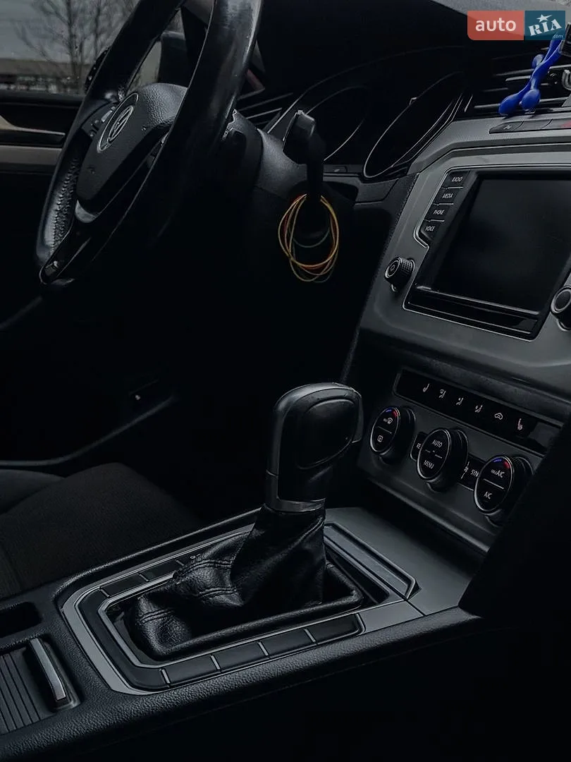 2017 Volkswagen Passat - мініатюра 14