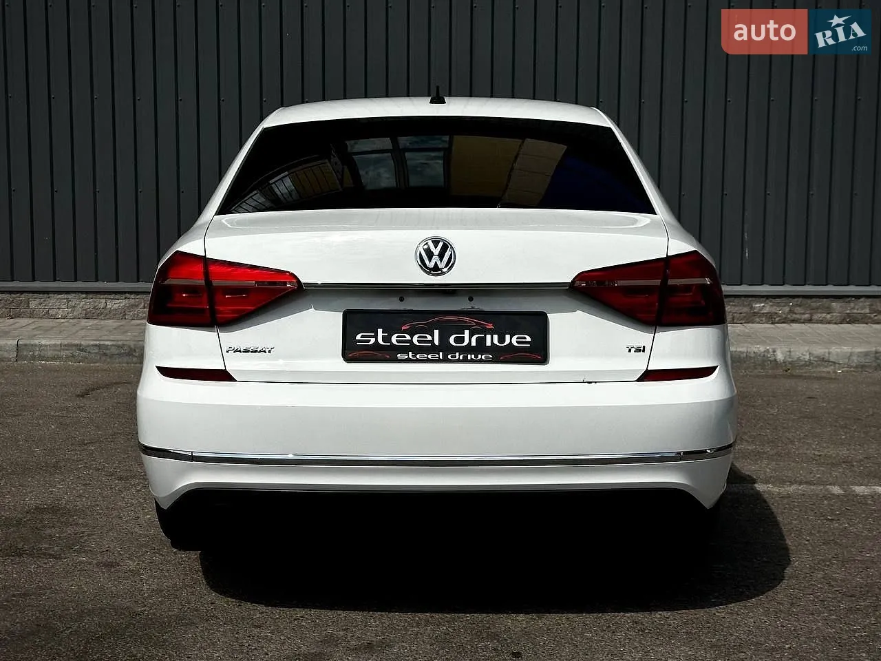 2016 Volkswagen Passat - мініатюра 9