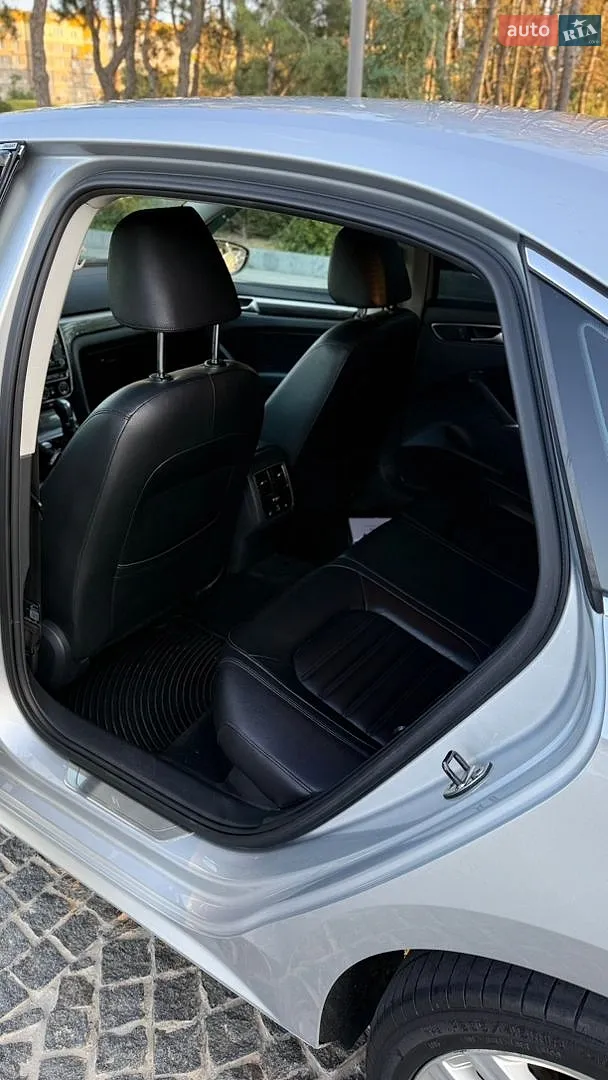 2016 Volkswagen Passat - мініатюра 20