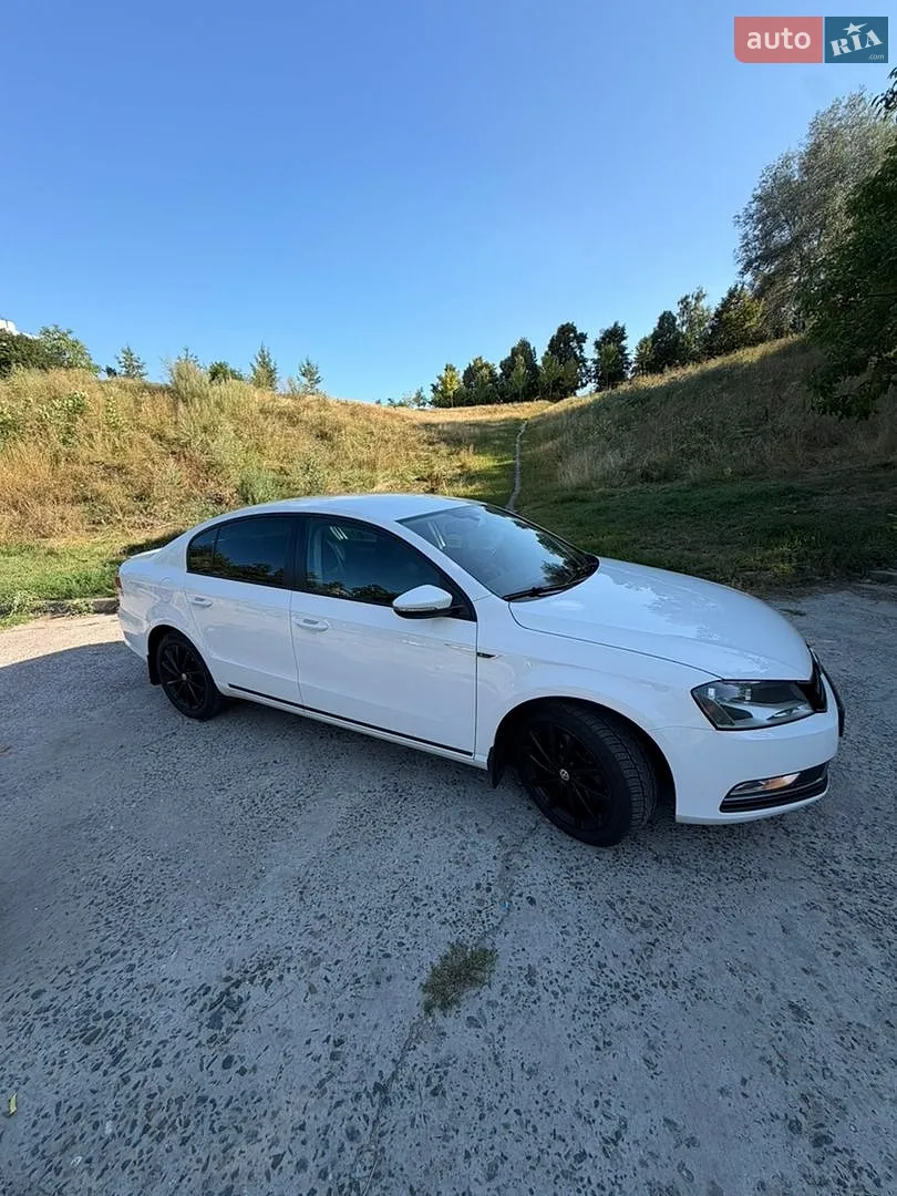 2013 Volkswagen Passat - мініатюра 2