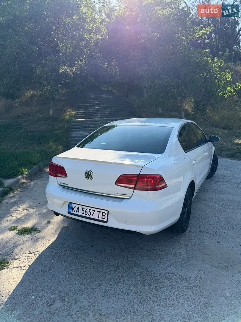 2013 Volkswagen Passat - мініатюра 3