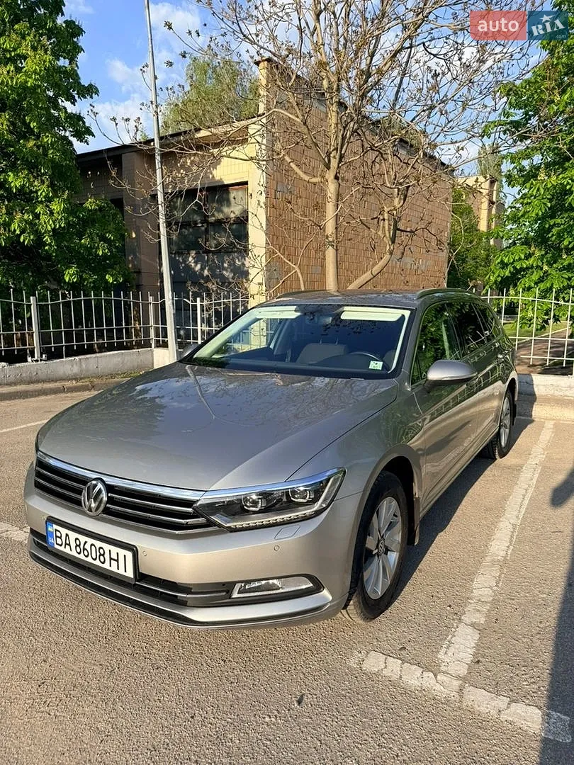 2016 Volkswagen Passat - мініатюра 2