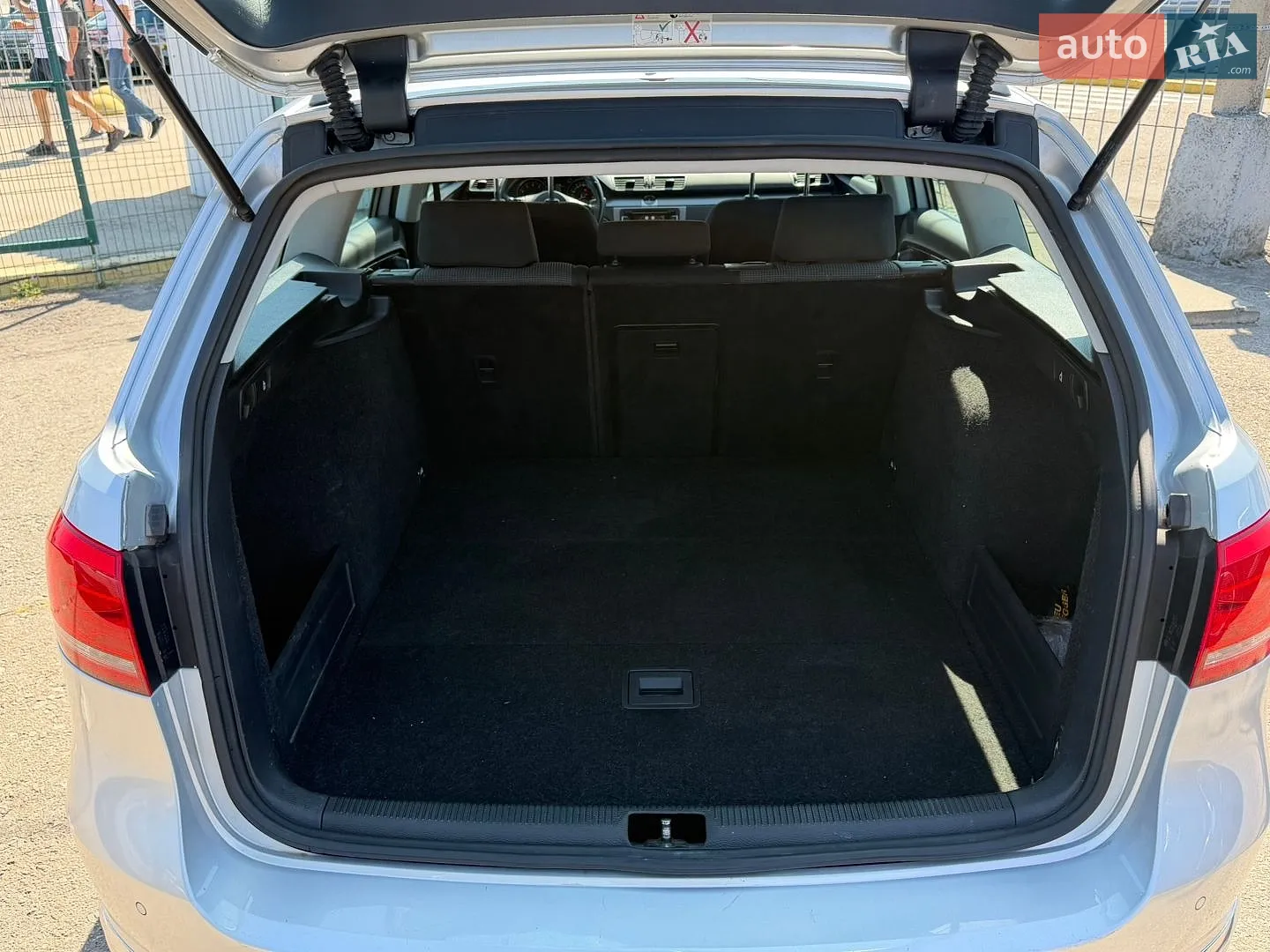 2011 Volkswagen Passat - мініатюра 32