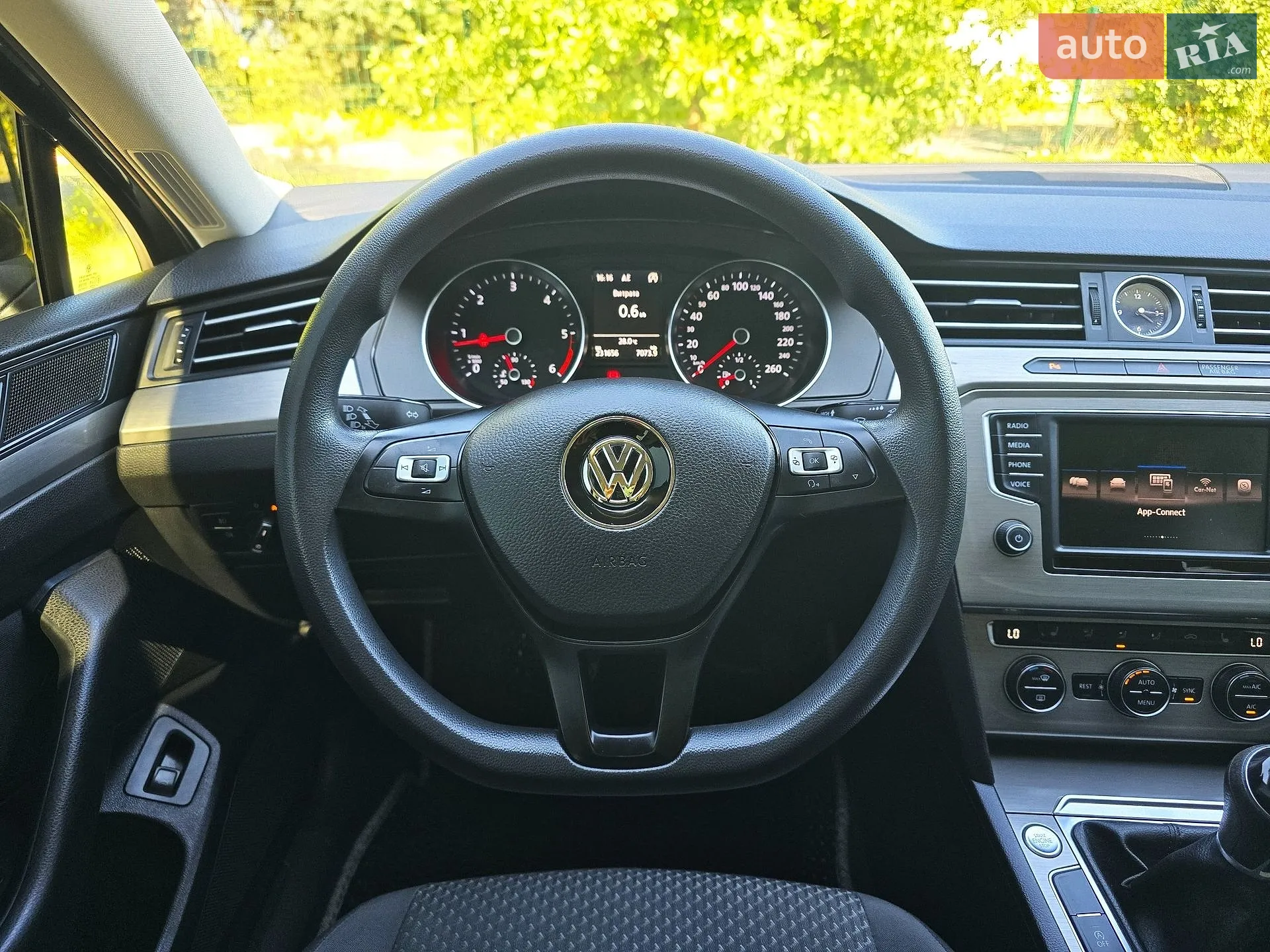2016 Volkswagen Passat - мініатюра 26