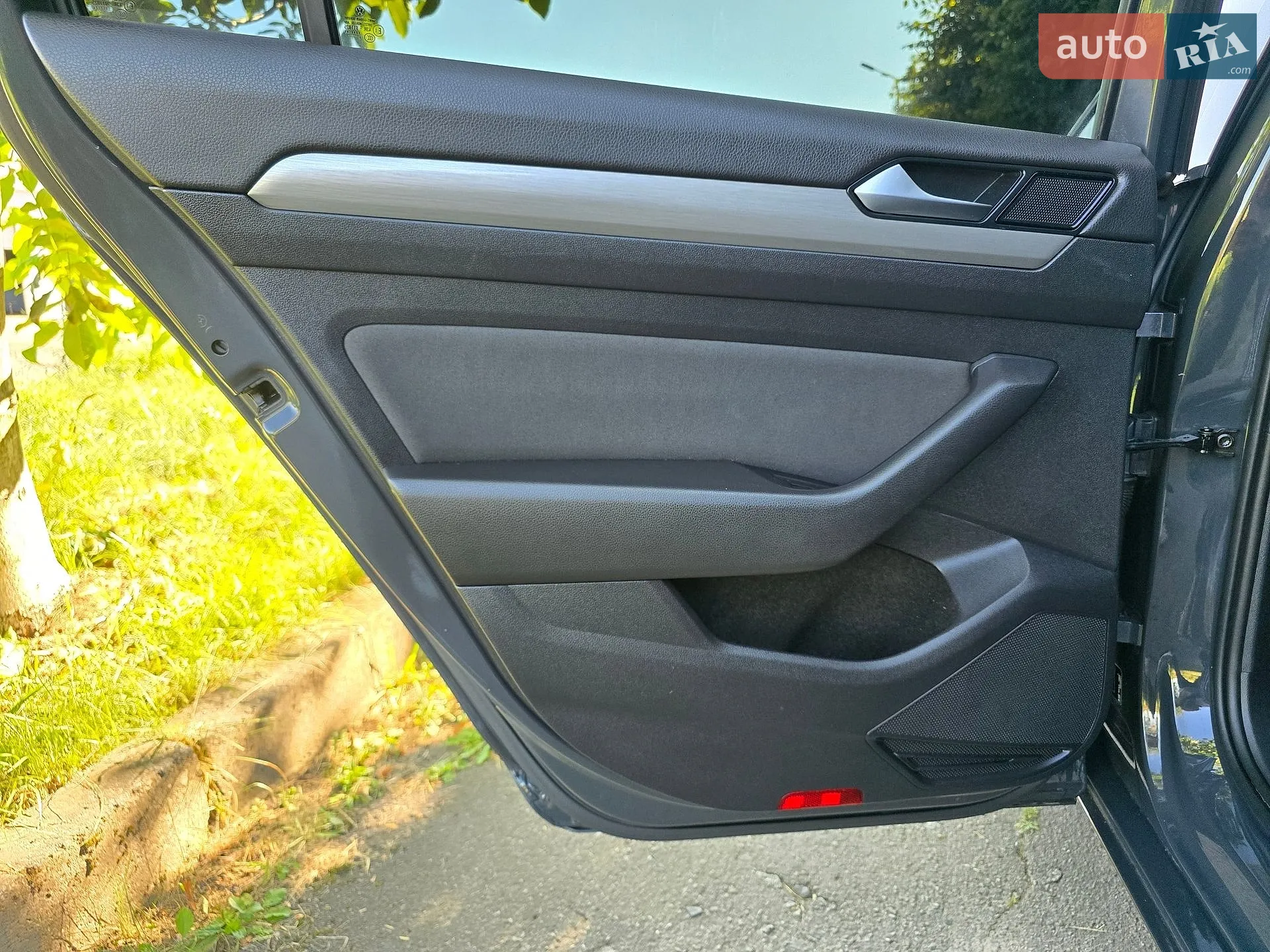 2016 Volkswagen Passat - мініатюра 38