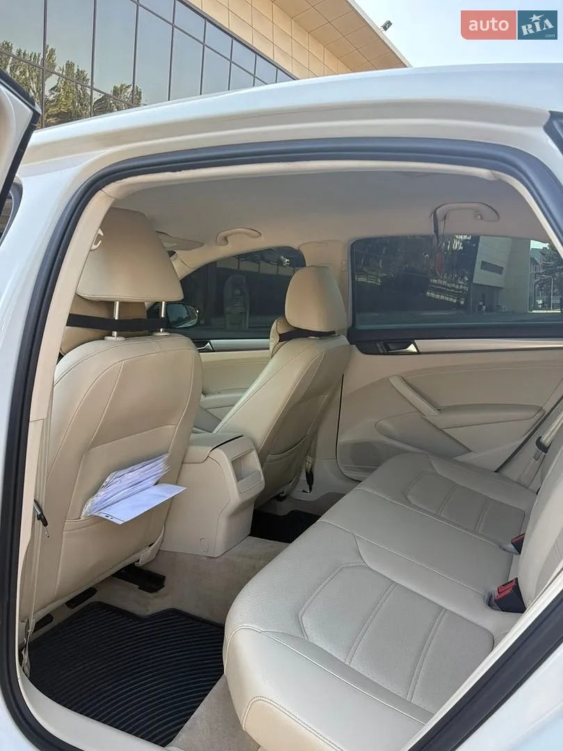 2013 Volkswagen Passat - мініатюра 11