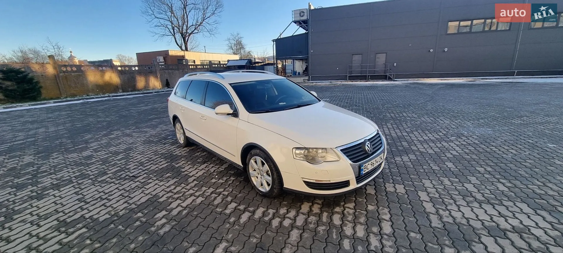 2010 Volkswagen Passat - мініатюра 2