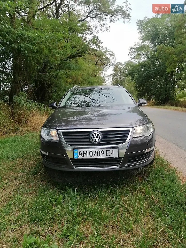 2010 Volkswagen Passat - мініатюра 26