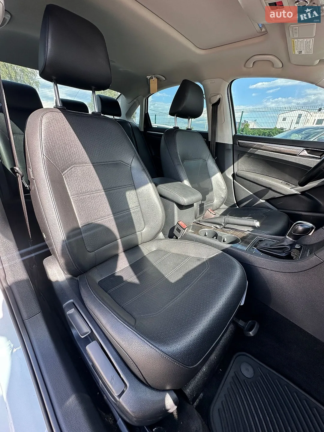 2016 Volkswagen Passat - мініатюра 28
