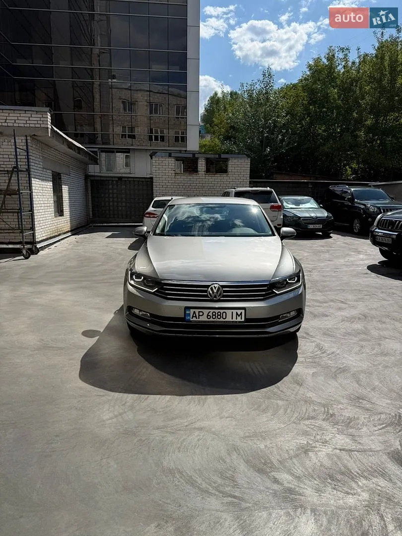 2016 Volkswagen Passat - мініатюра 2