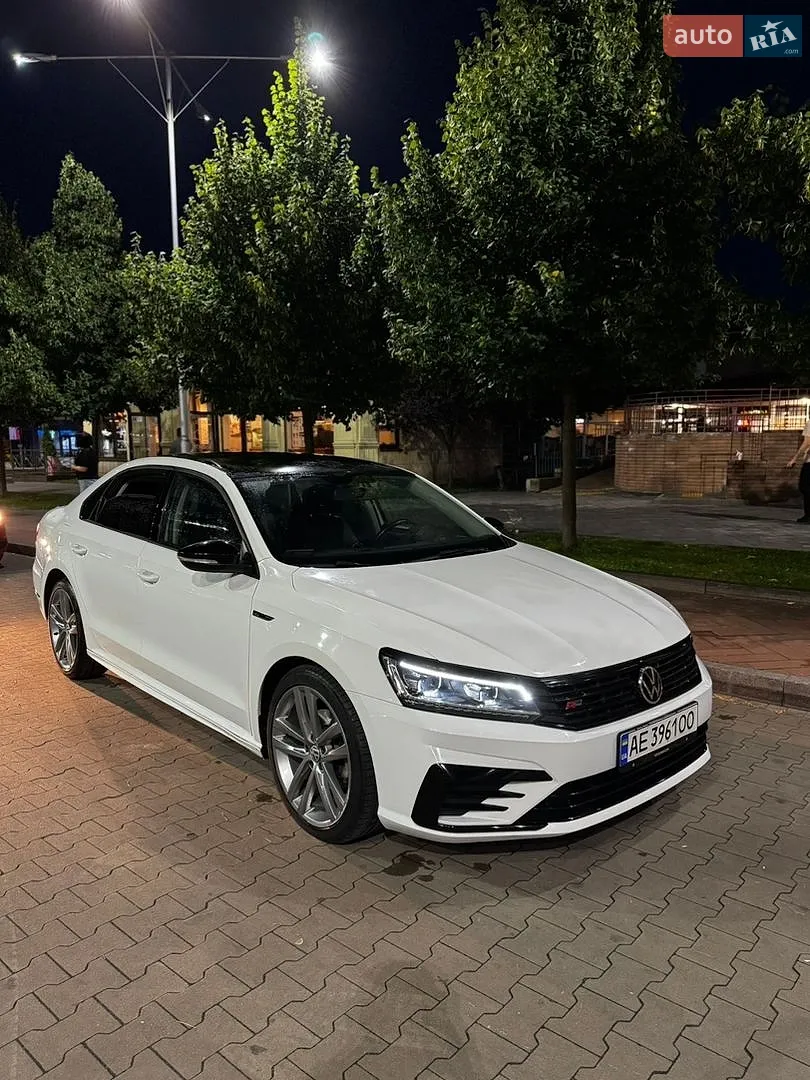 2017 Volkswagen Passat - фото 1