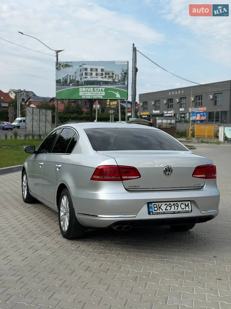 2011 Volkswagen Passat - мініатюра 12