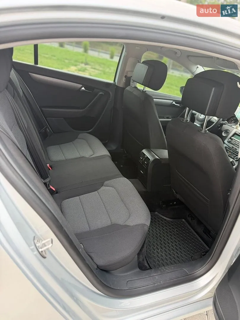 2011 Volkswagen Passat - мініатюра 38