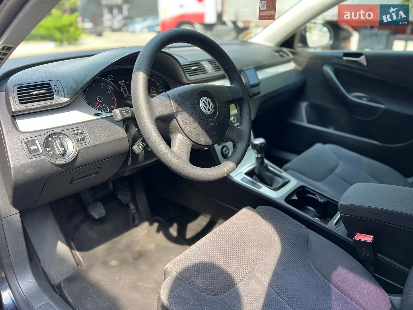 2010 Volkswagen Passat - мініатюра 9