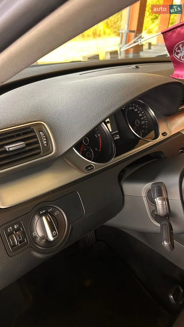 2013 Volkswagen Passat - мініатюра 22