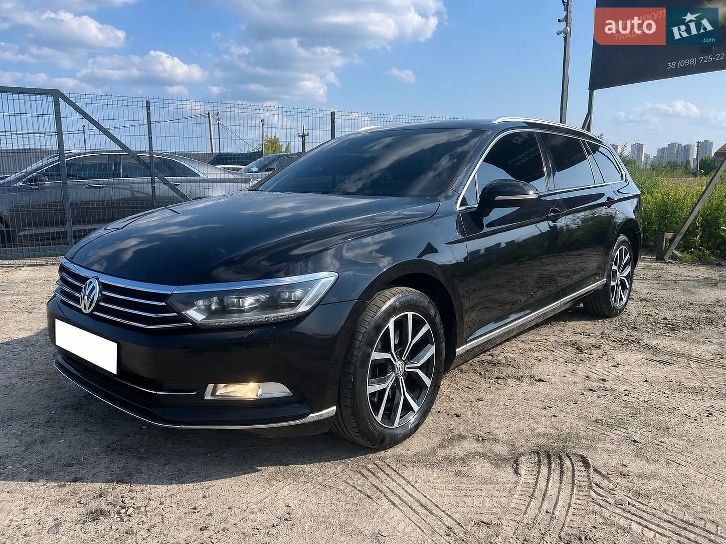 2018 Volkswagen Passat - фото 1