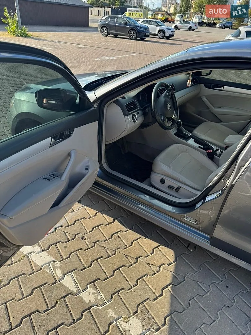 2012 Volkswagen Passat - мініатюра 8