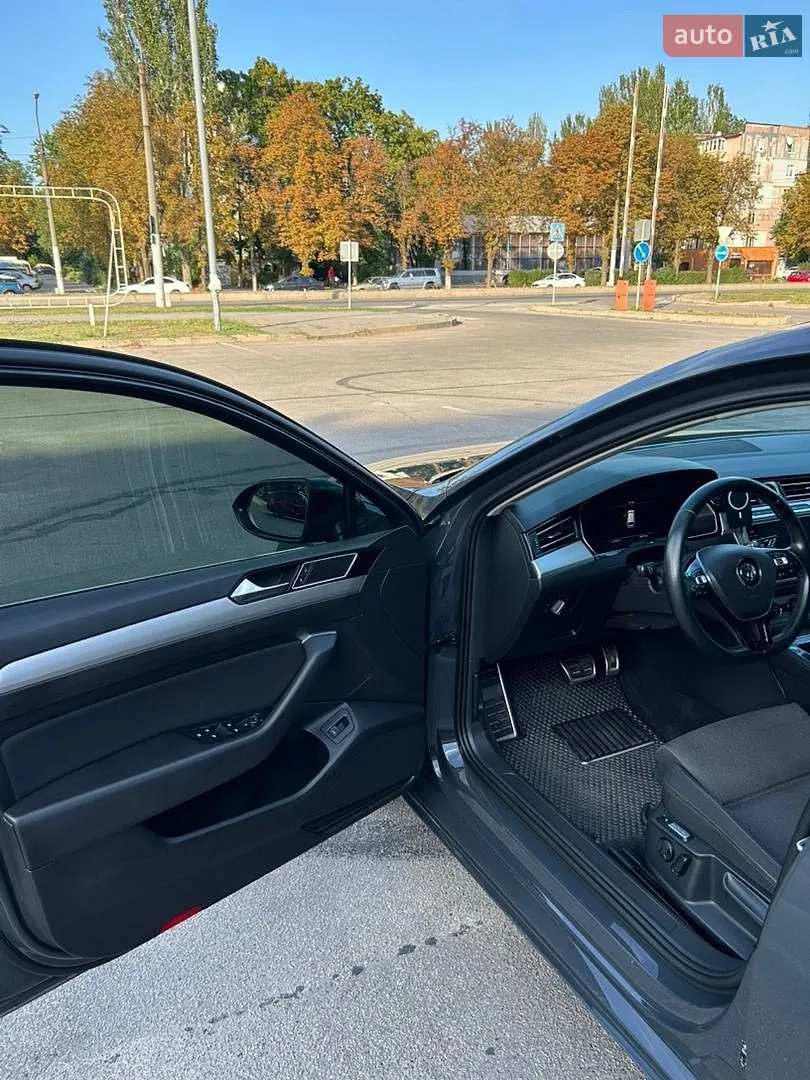 2017 Volkswagen Passat - мініатюра 9