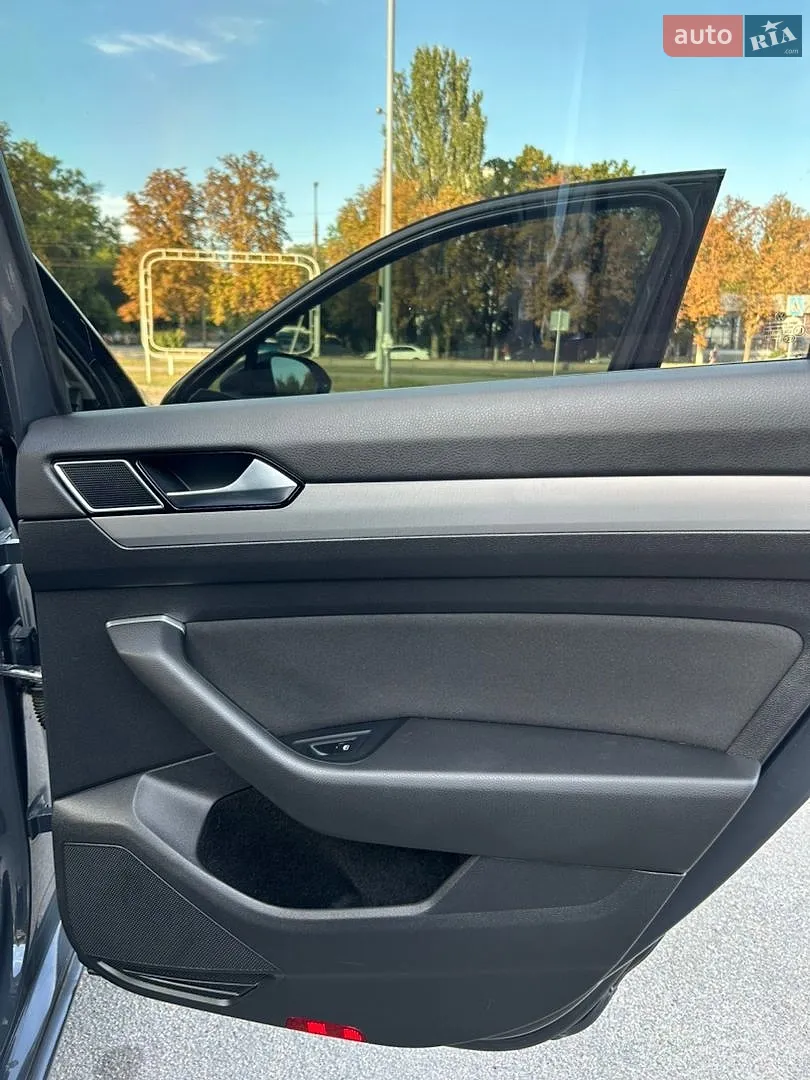 2017 Volkswagen Passat - мініатюра 16