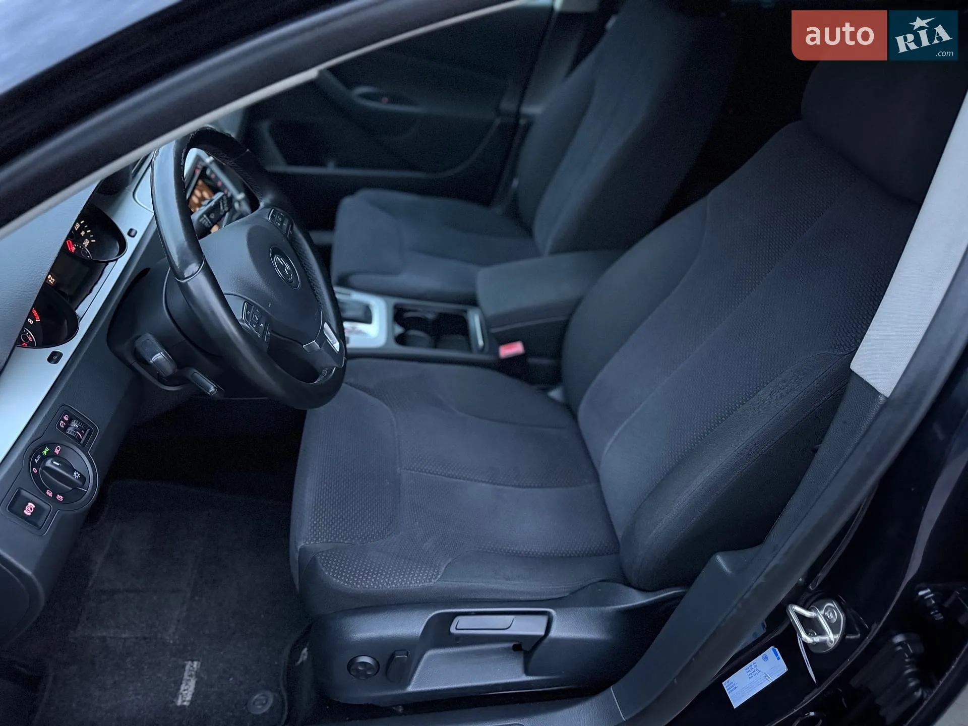 2010 Volkswagen Passat - мініатюра 22