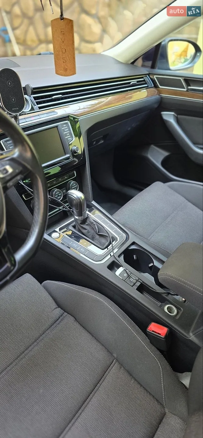 2015 Volkswagen Passat - мініатюра 8