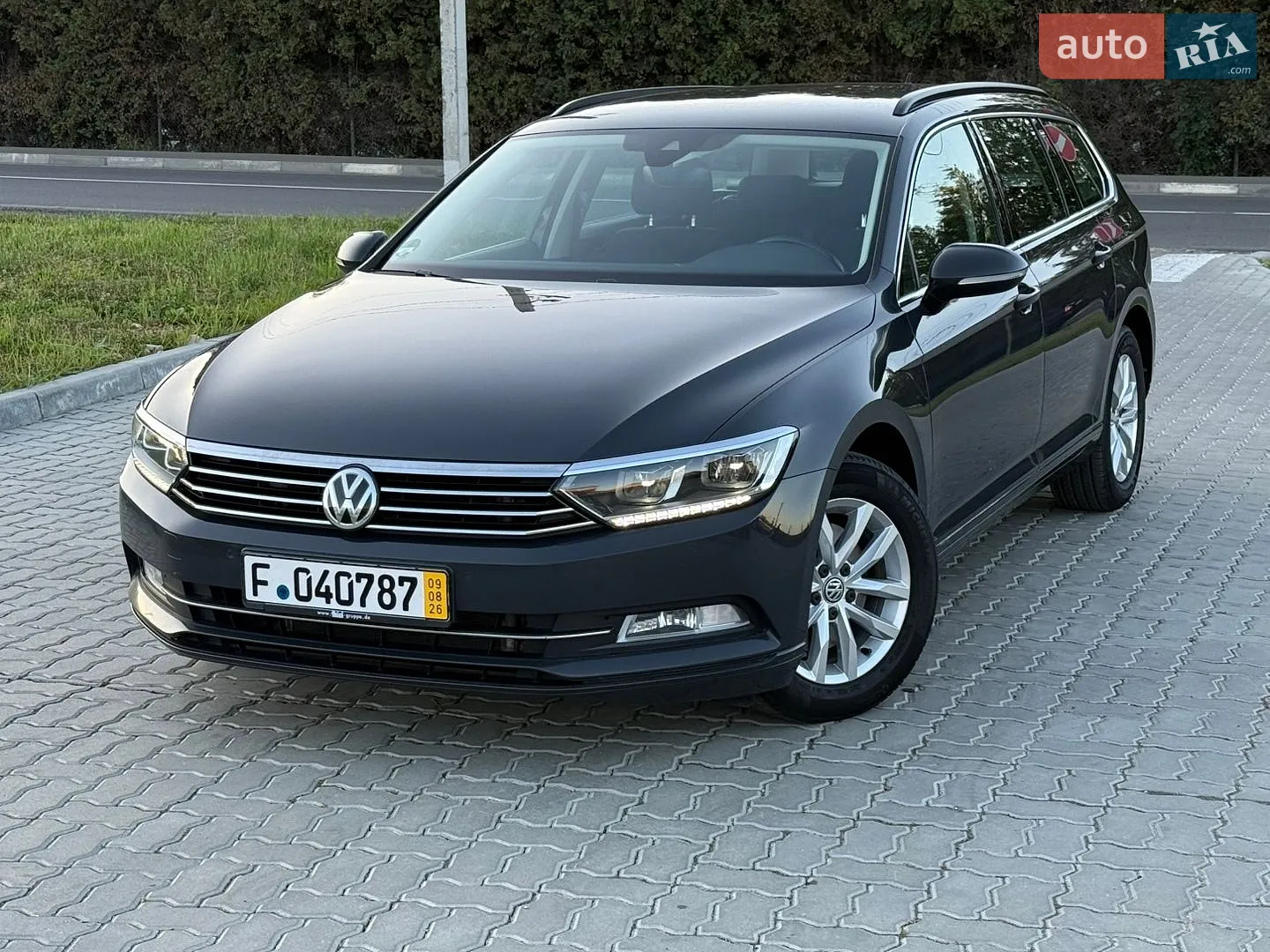 2019 Volkswagen Passat - фото 1