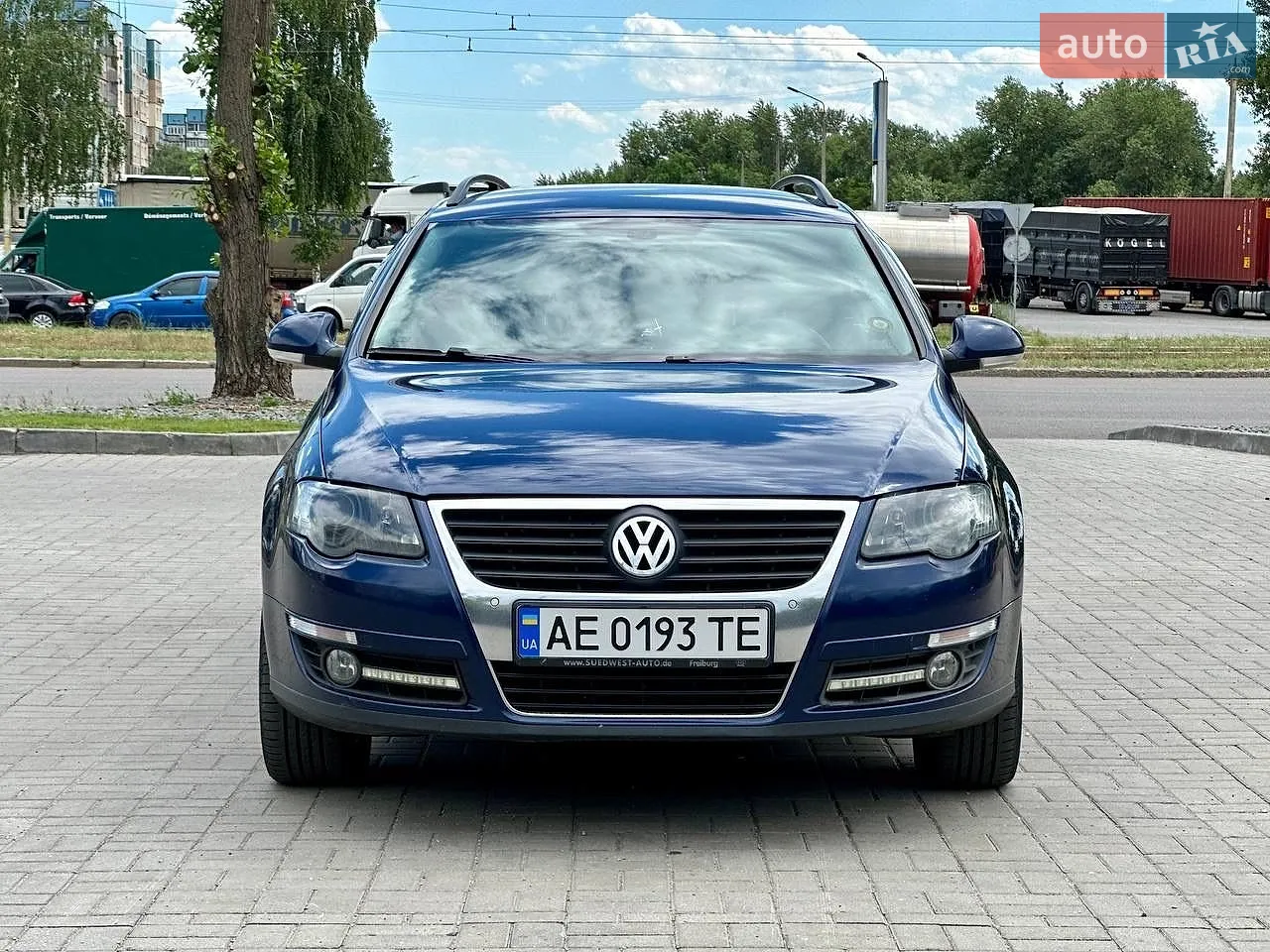 2010 Volkswagen Passat - мініатюра 2