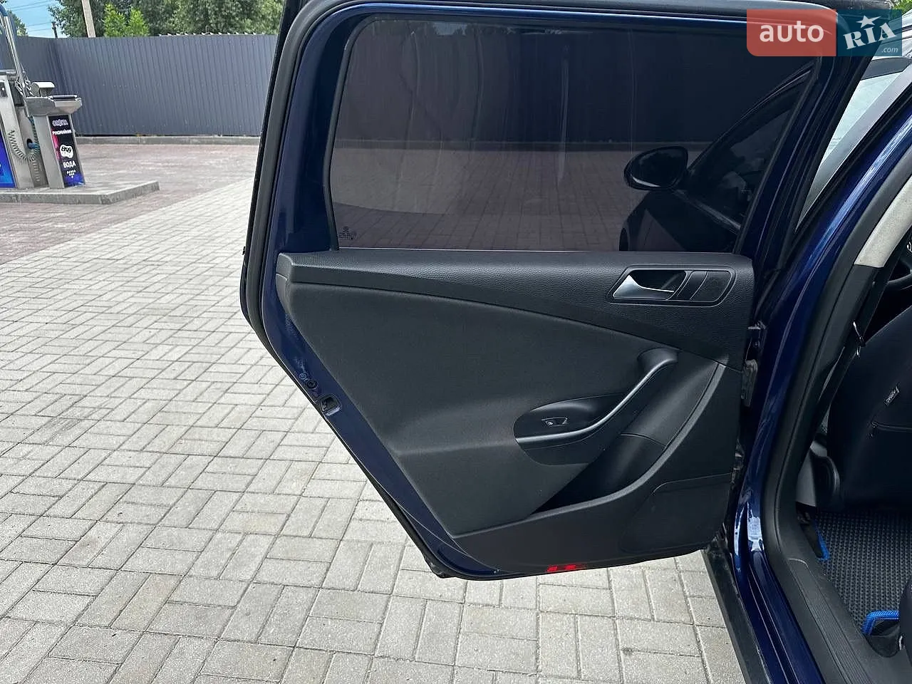 2010 Volkswagen Passat - мініатюра 18