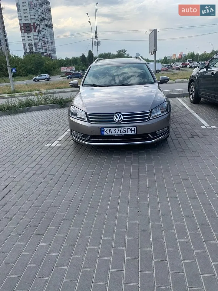 2010 Volkswagen Passat - мініатюра 11