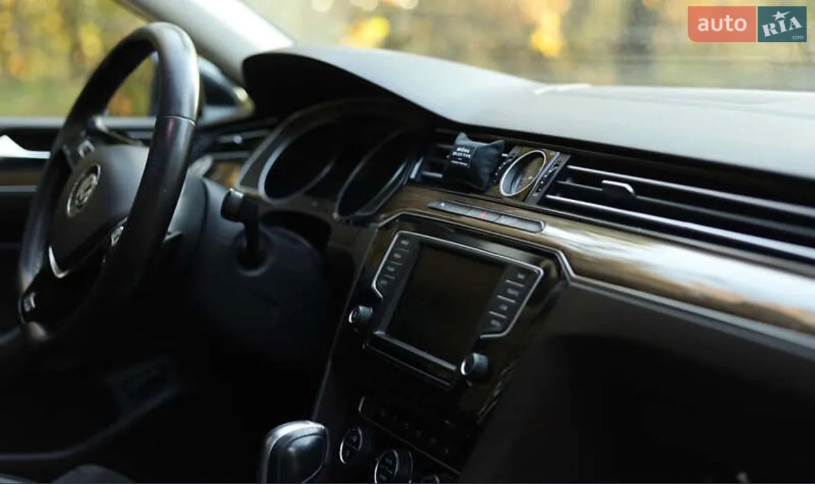 2015 Volkswagen Passat - мініатюра 9