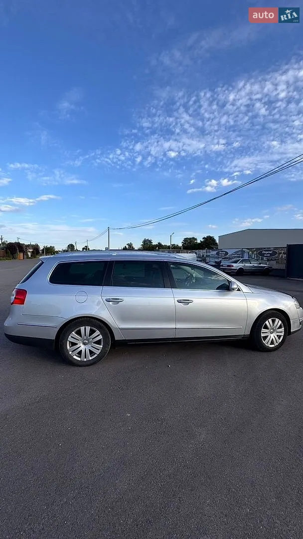 2010 Volkswagen Passat - мініатюра 4